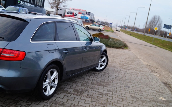 Audi A4 cena 38900 przebieg: 271000, rok produkcji 2012 z Sierpc małe 254